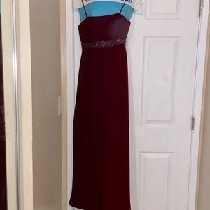 Maroon formal dress size 4